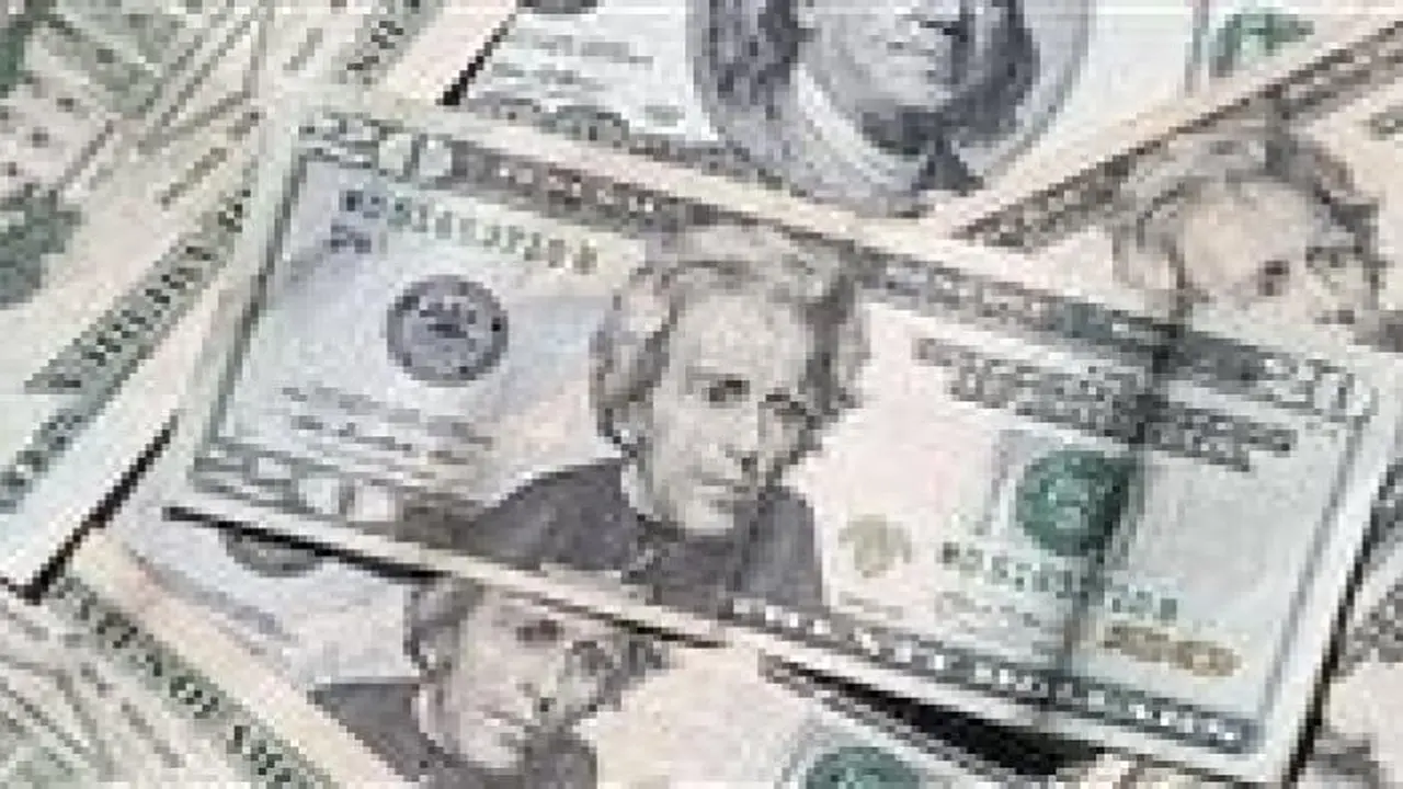 تغيرات سعر الدولار مقابل الجنيه في البنوك والسوق السوداء يوم الثلاثاء